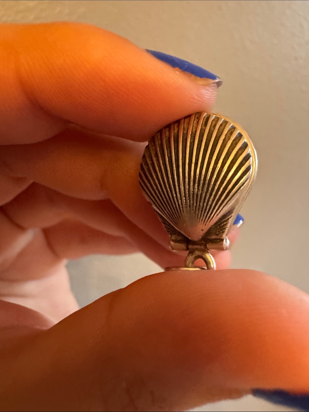 James Avery Silver Shell Charm Pendant - Picture 5 of 6